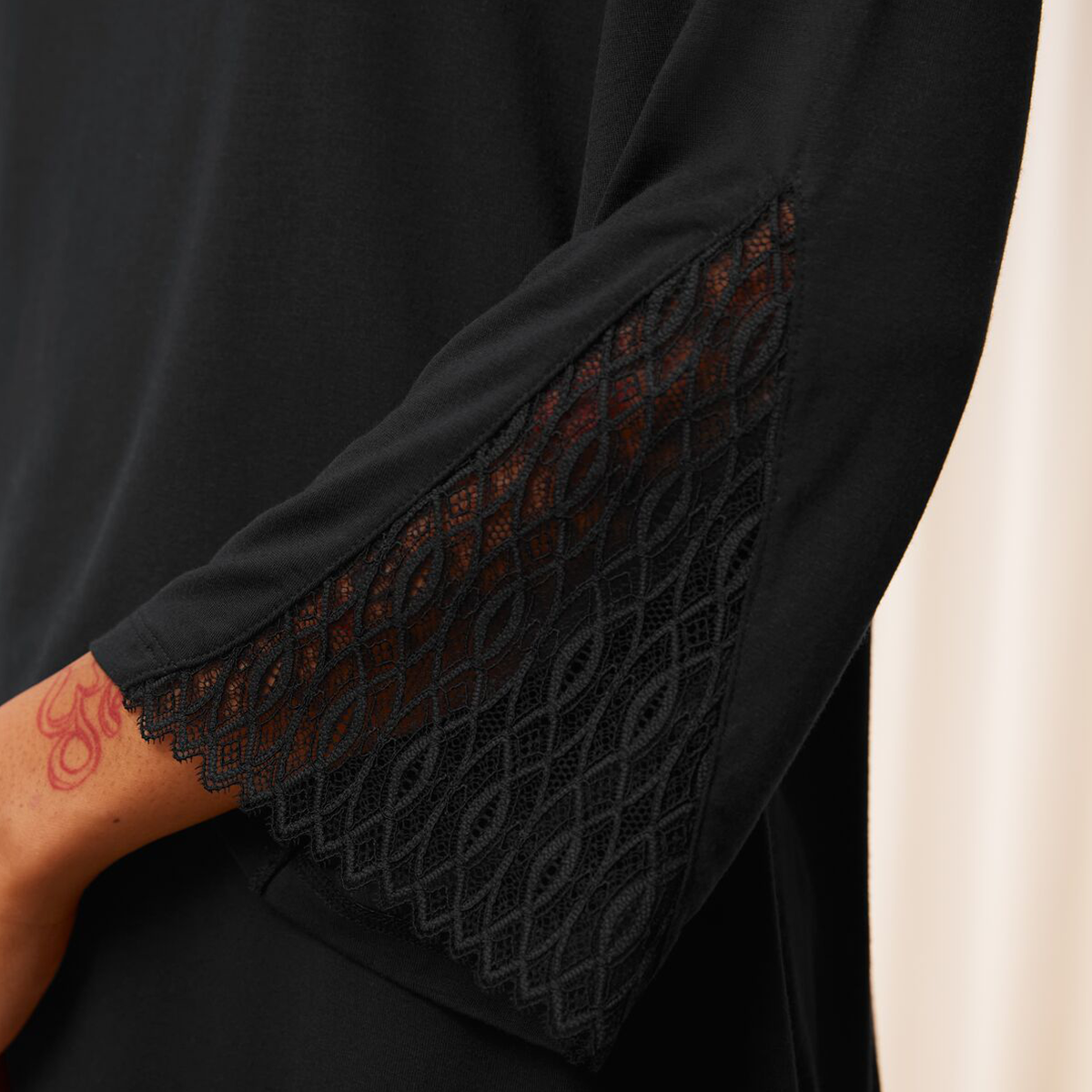 Triumph Aura Spotlight - Black - 10221371-0004