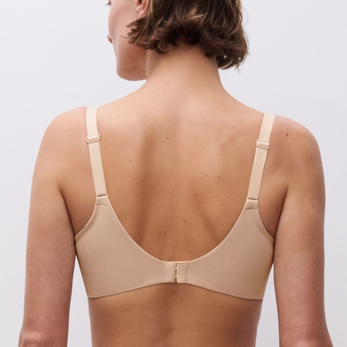 Chantelle EasyFeel Floral Touch BH med bøjle, beige - C94210 - 01N - Golden Beige