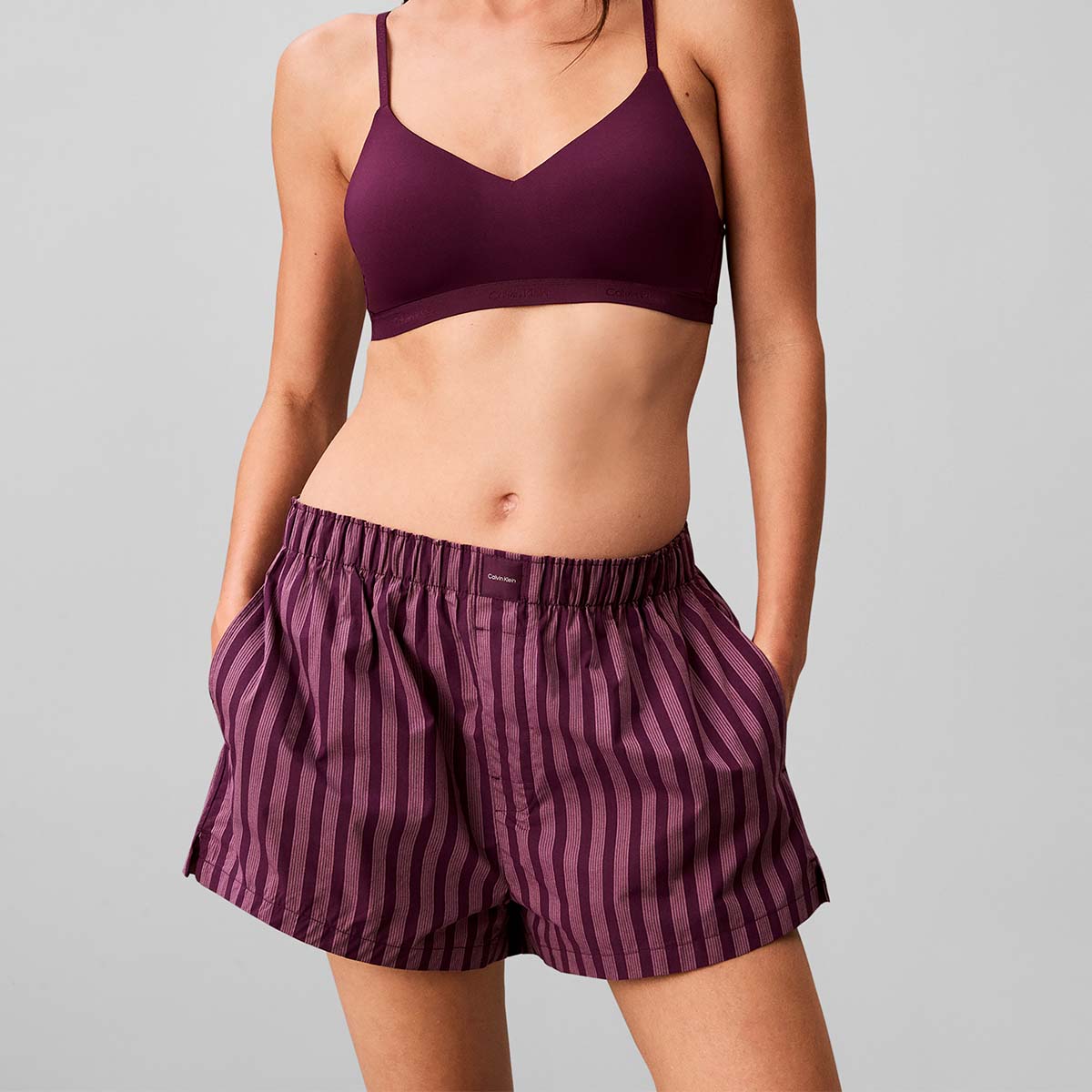 Calvin Klein shorts, lilla - LV00QS7596 - 4I7 - Bespoke Stripe+Dark Purple